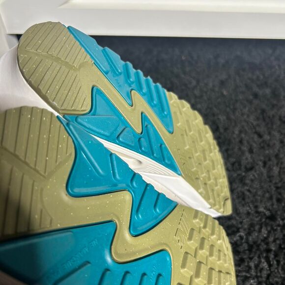 Nike Women's Air Max - Picture 3 of 4